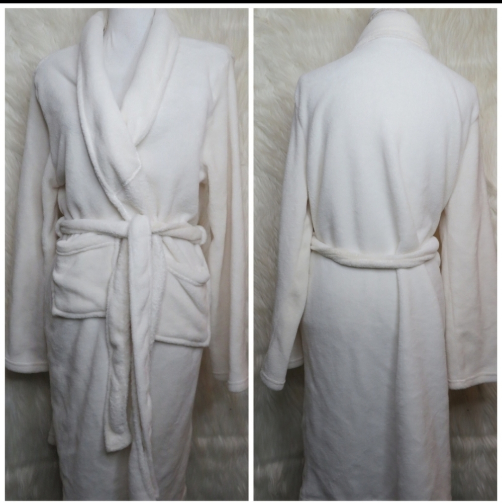 NWT Ulta Beauty Plush Robe NWT